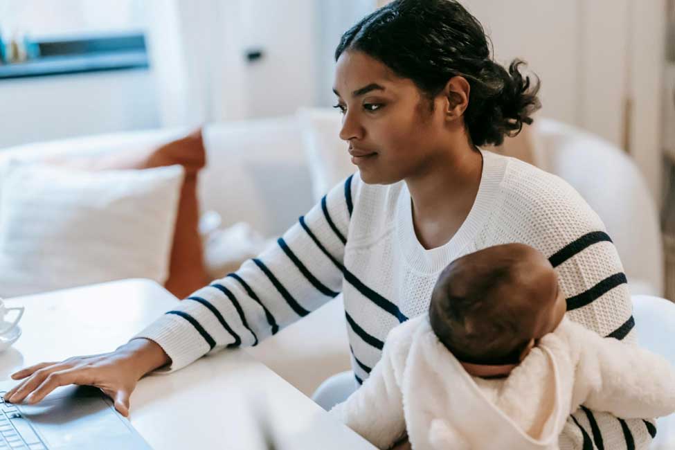 Rethinking Work and Life After Baby: A New Chapter for Mothers 